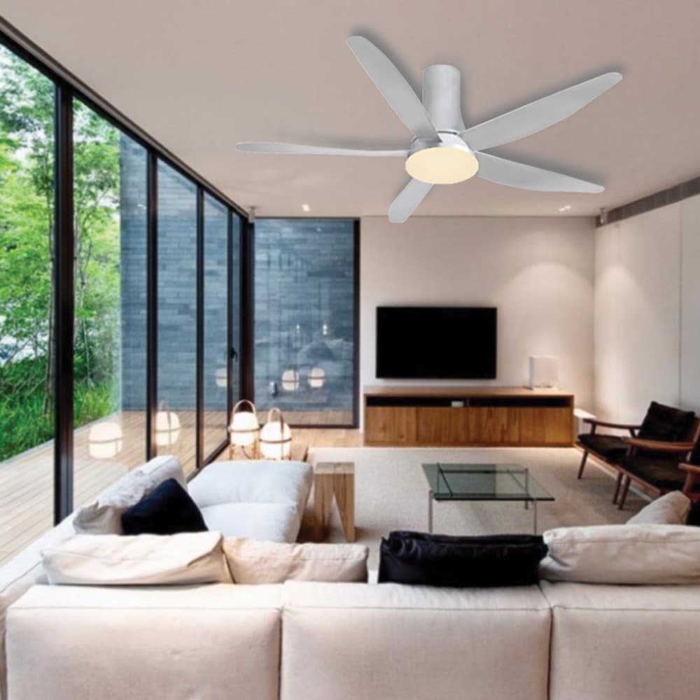 Quạt trần đèn Panasonic F-60UFN sở hữu đèn LED siêu sáng có thể chuyển đổi màu sắc linh hoạt