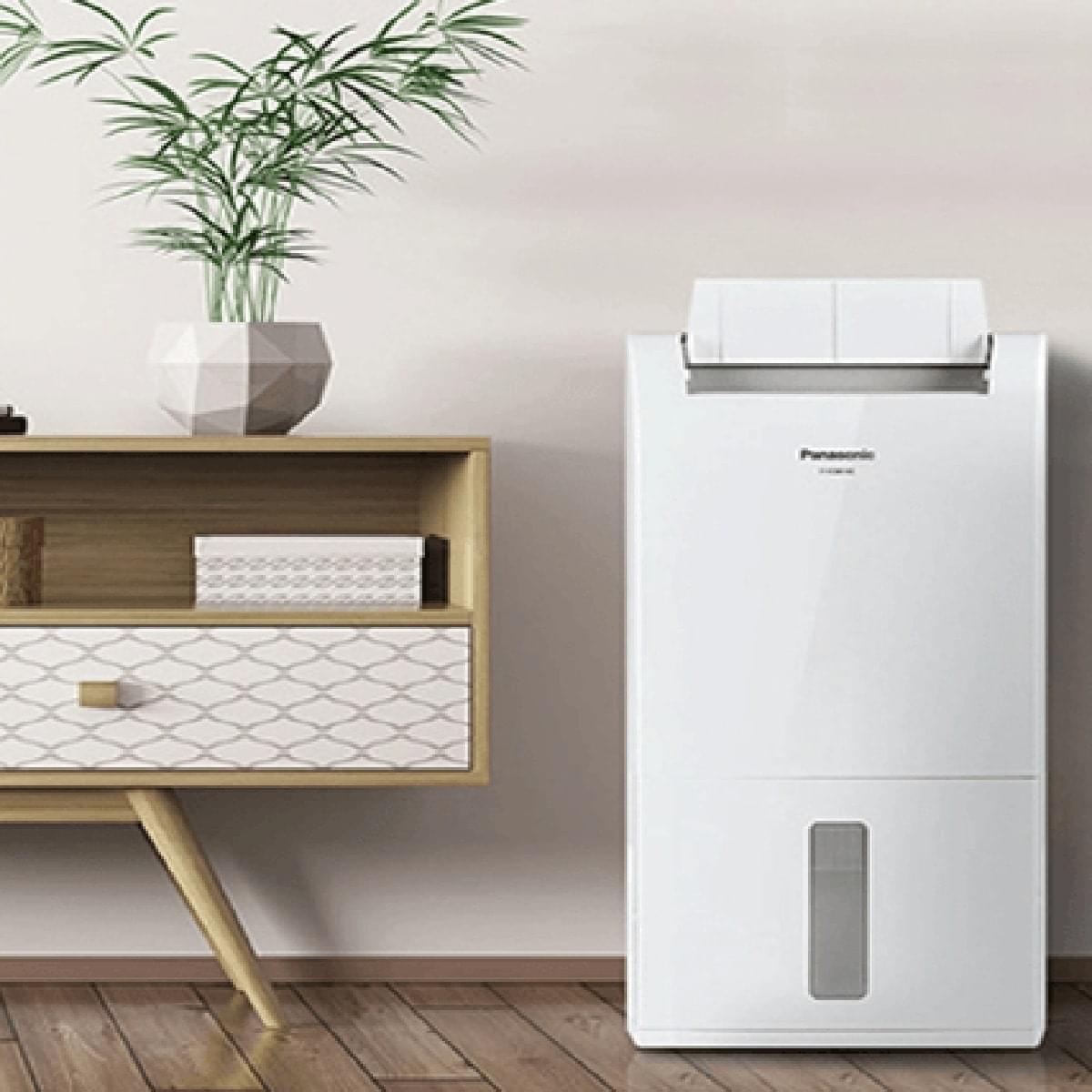 Máy hút ẩm Panasonic F-YCT14V có thiết kế đơn giản hiện đại phù hợp mọi không gian