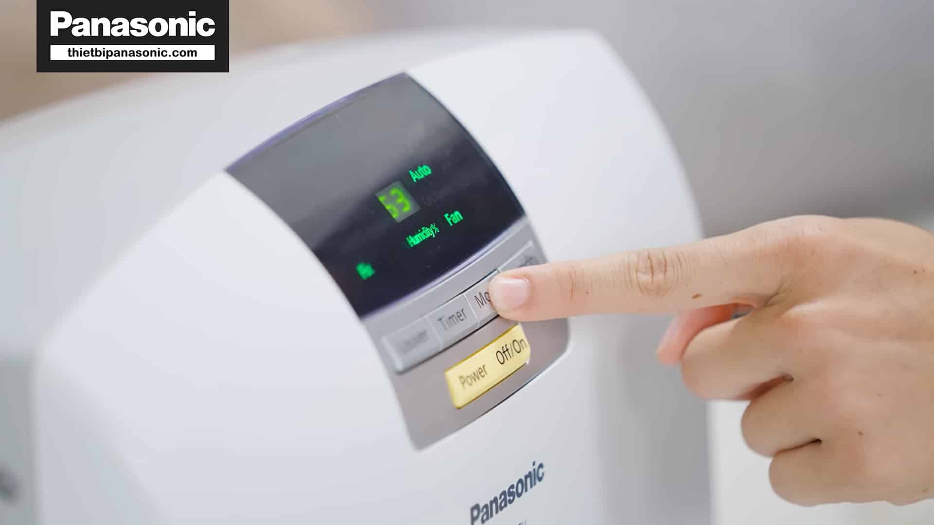 Khu vực điều khiển của Máy hút ẩm Panasonic F-YCT17V