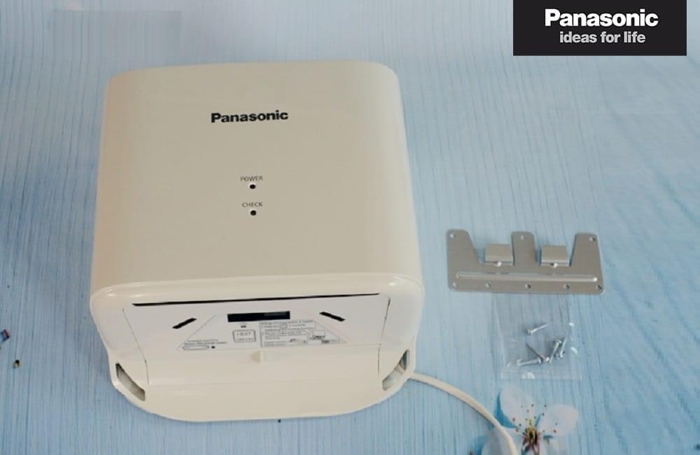 Máy sấy tay Panasonic FJ-T09B3 không khay nước và các phụ kiện đi kèm để lắp gắn tường