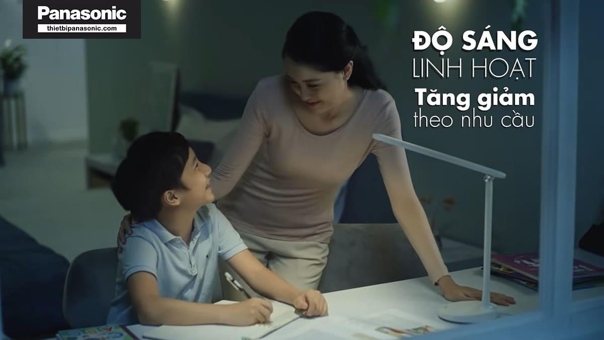 Độ sáng linh hoạt từ Đèn bàn Panasonic HHGLT034188 có thể tăng giảm theo nhu cầu