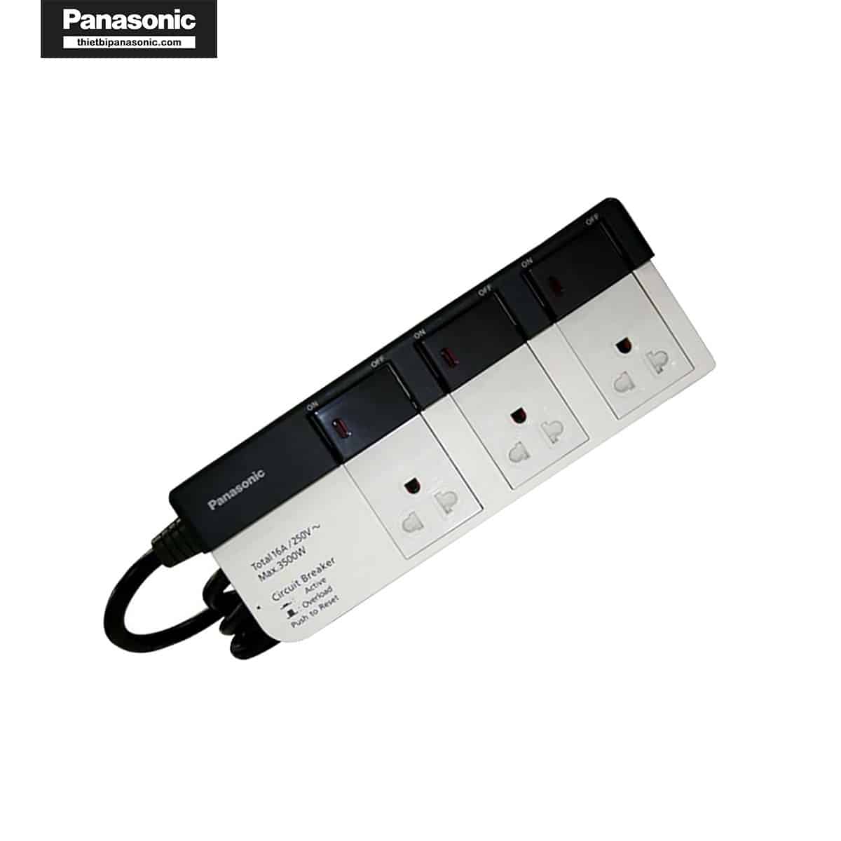 Ổ cắm Panasonic WCHG28334 có 3 ổ cắm và 3 công tắc đi kèm