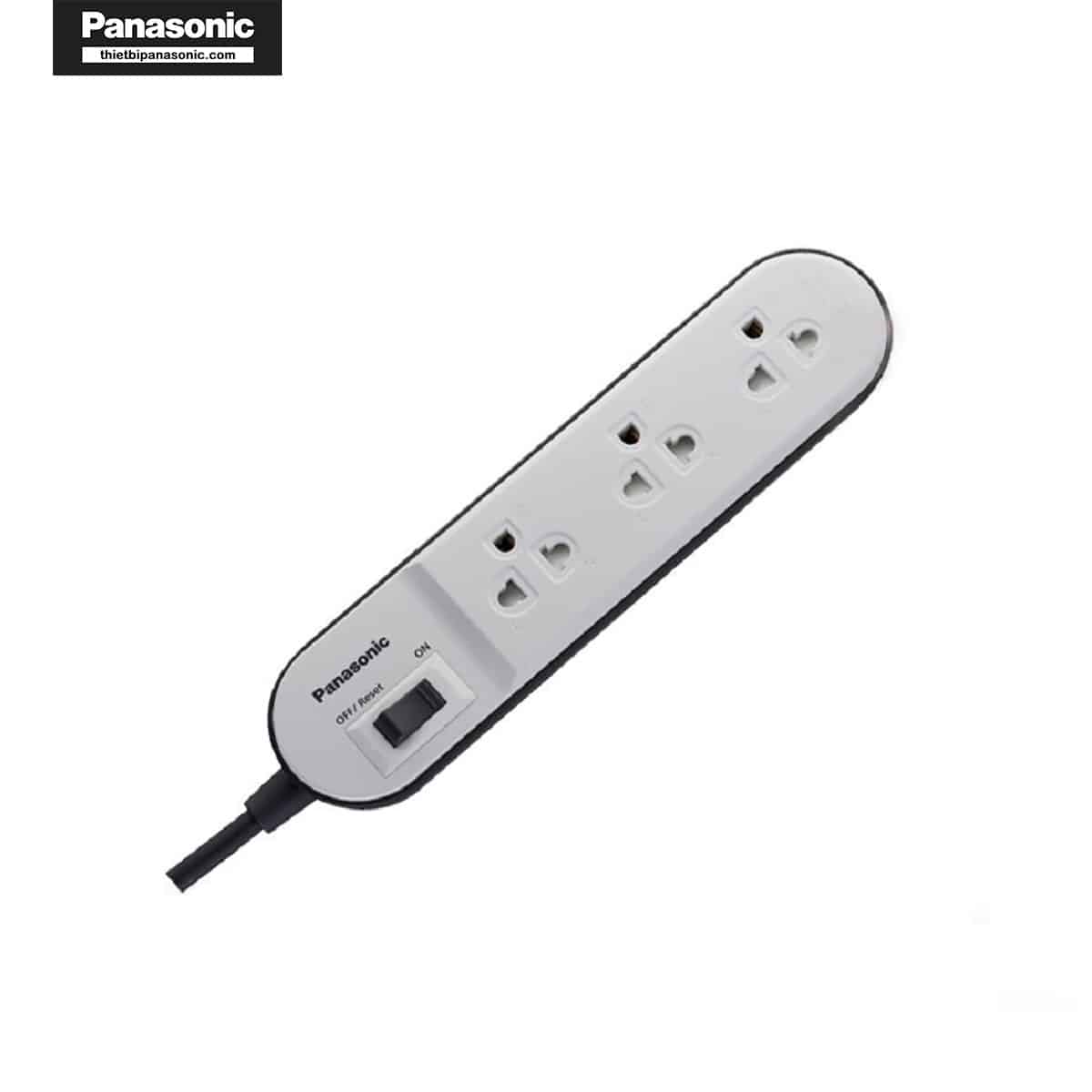 Ổ cắm Panasonic WCHG24332W có 3 ổ cắm 3 chấu tiện lợi