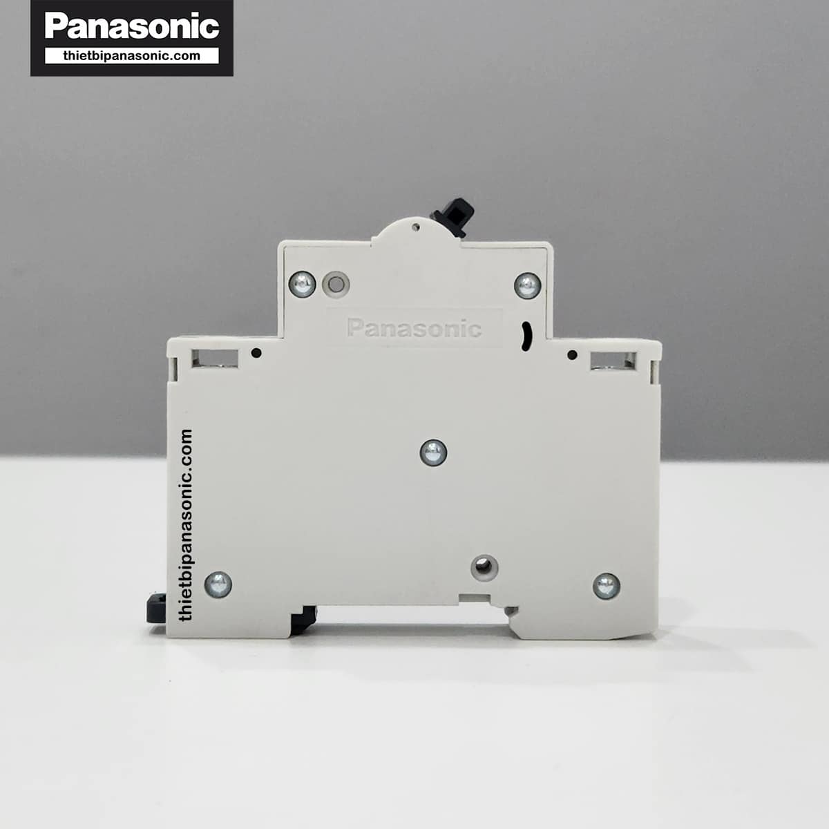 Mặt bên phải của MCB 1 pha 80A 10kA BBD108011C/ BBD10801CHV