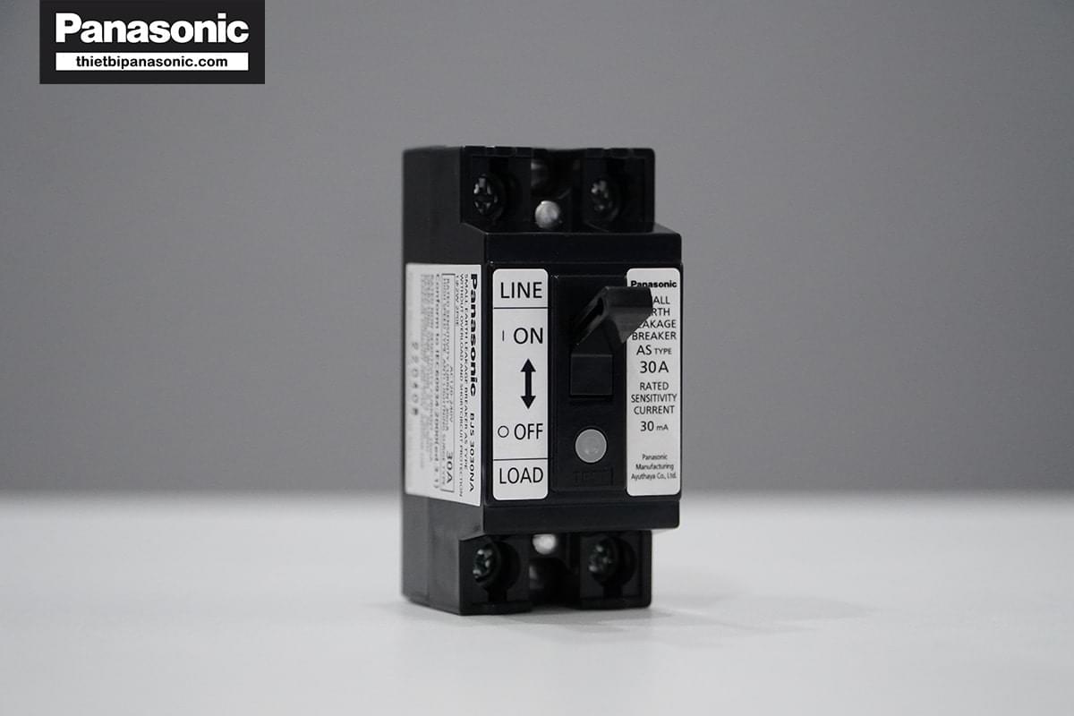 Góc phía trước bên trước của ELB Panasonic BJS3030NA2 30A 30mA 1.5kA
