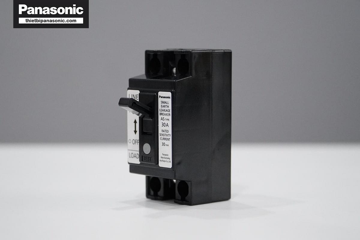 Góc phía trước bên phải của ELB Panasonic BJS3030NA2 30A 30mA 1.5kA