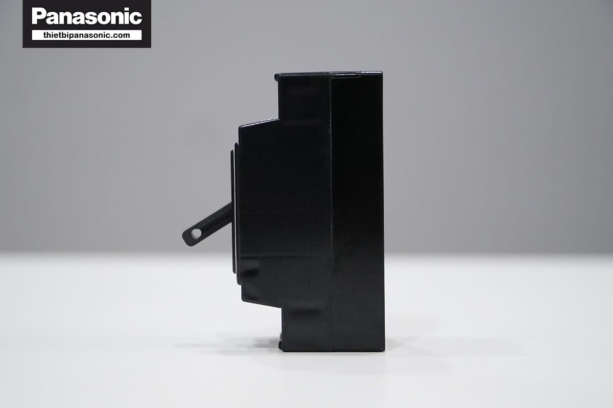 ELB Panasonic BJS3030NA2 30A 30mA 1.5kA ở trạng thái tắt