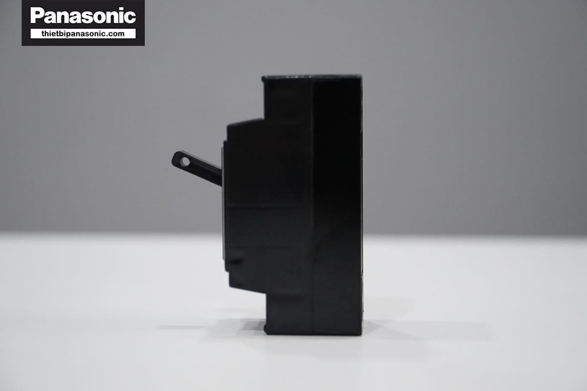 ELB Panasonic BJS3030NA2 30A 30mA 1.5kA ở trạng thái bật