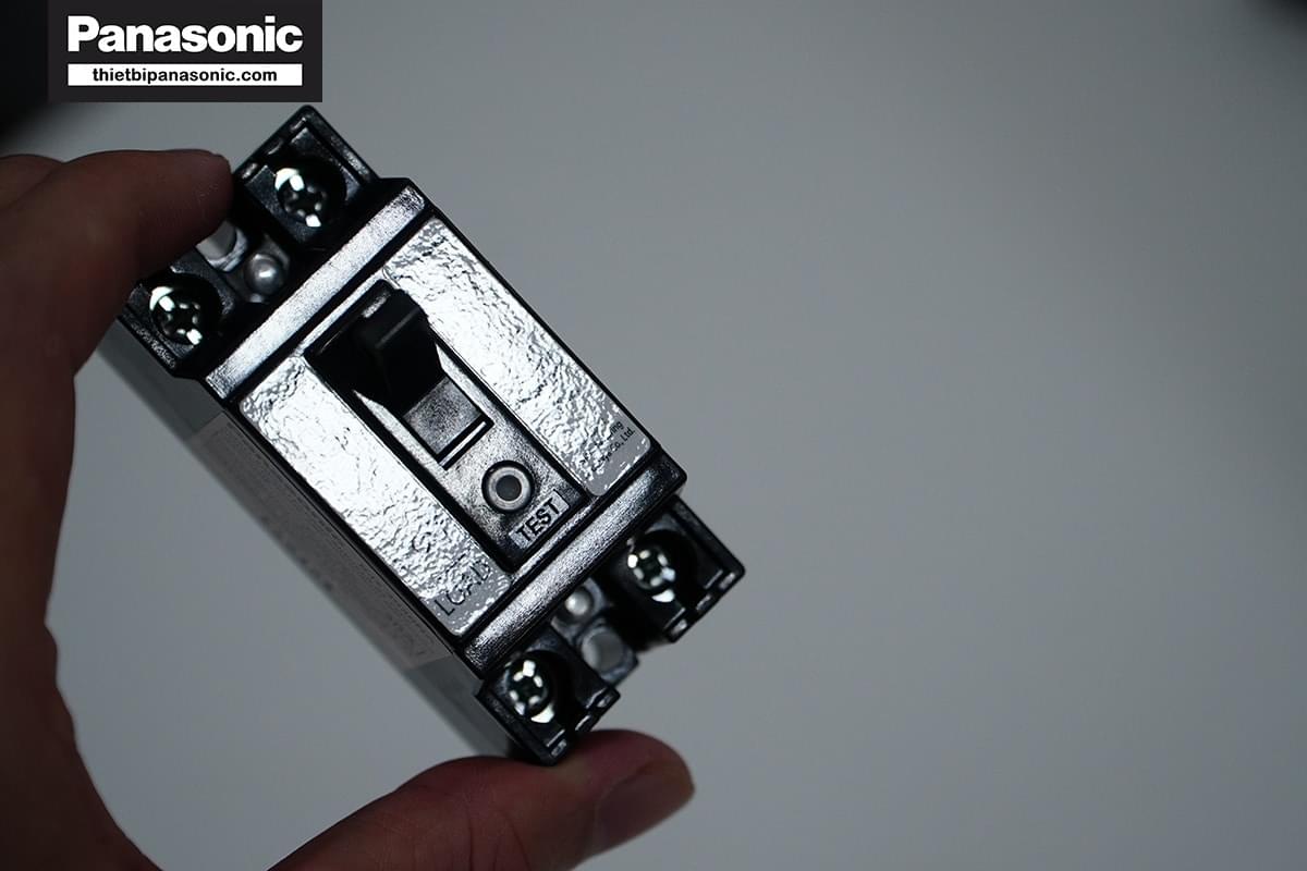 ELB Panasonic BJS3030NA2 30A 30mA 1.5kA với nút cơ test đảm bảo khả năng chống giật trong quá trình sử dụng sản phẩm