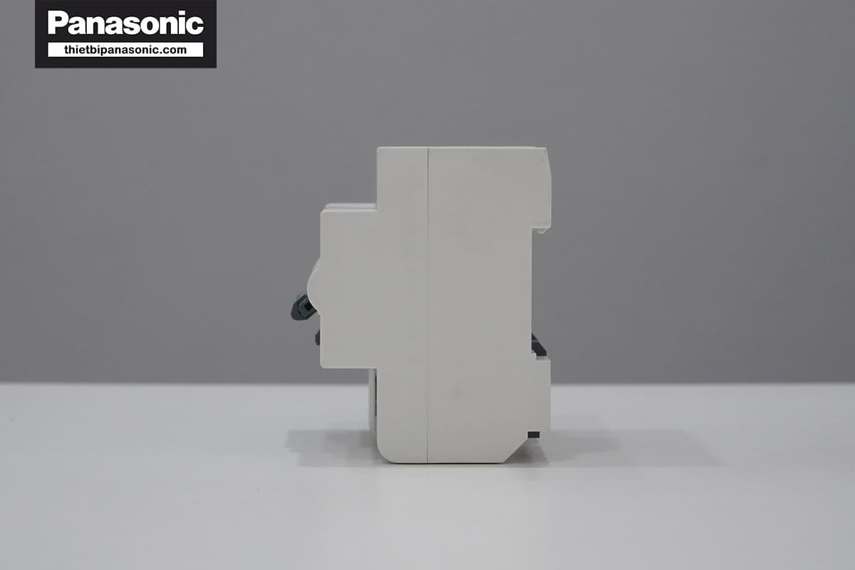 Mặt bên phải của RCBO 40A 4P BBDE44034CNV