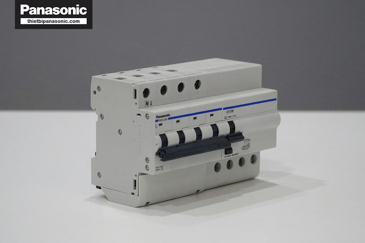 RCBO 63A 4P Panasonic BBDE46334CNV ở trạng thái tắt