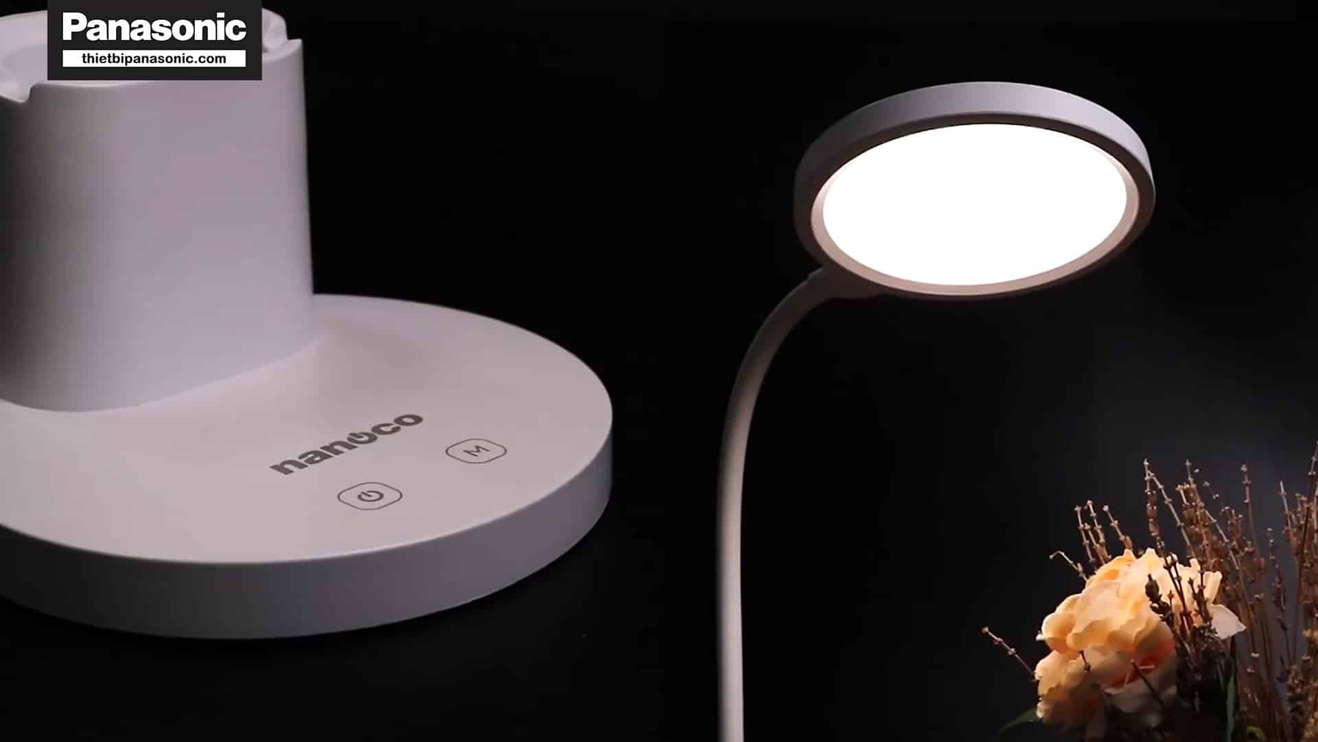 Đèn bàn Nanoco NDK10WC có thiết kế thanh lịch với chóa đèn hình tròn hiện đại