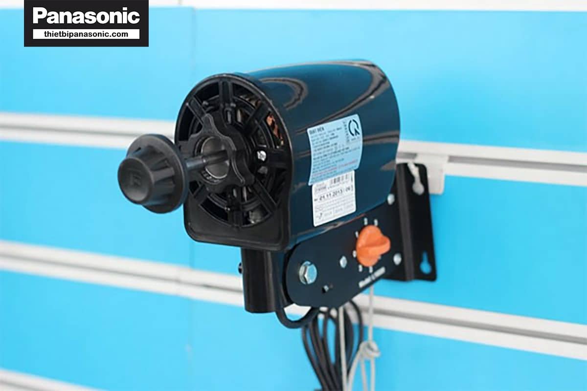 Cố định quạt treo tường một cách chắc chắn