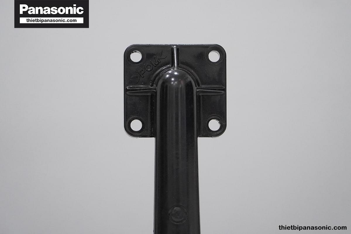 Mặt sau của co đứng bơm tăng áp Panasonic