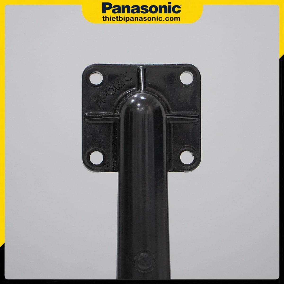 Mặt sau của co đứng bơm tăng áp Panasonic