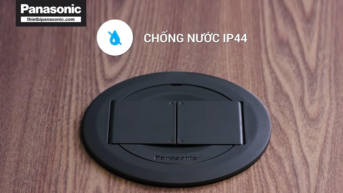 Ổ cắm Panasonic âm sàn DU8199HTK-1 có nắp che đạt tiêu chuẩn chống nước đảm bảo an toàn trong quá trình sử dụng