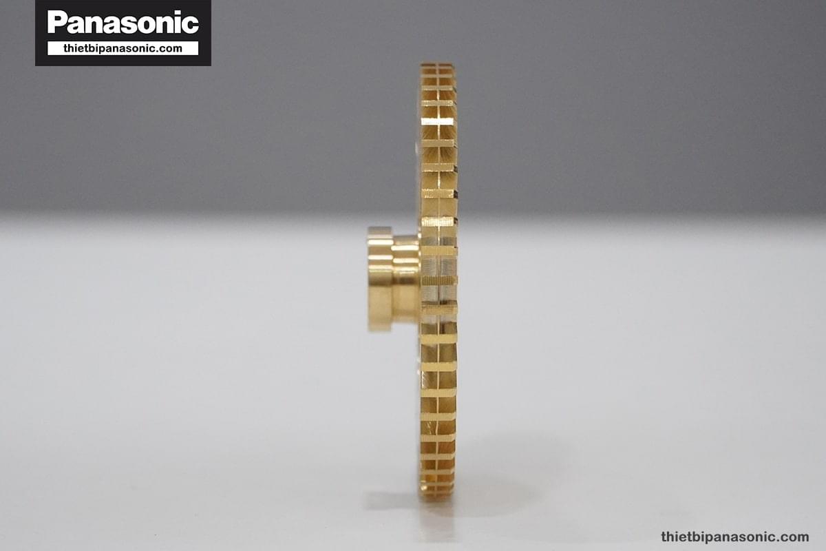 Mặt bên phải của Cánh quạt Motor bơm nước Panasonic 250W