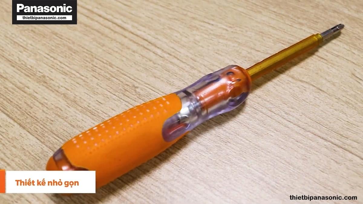 Bút thử điện Nanoco NEP1501 có thiết kế nhỏ gọn cùng tay cầm màu cam nổi bật