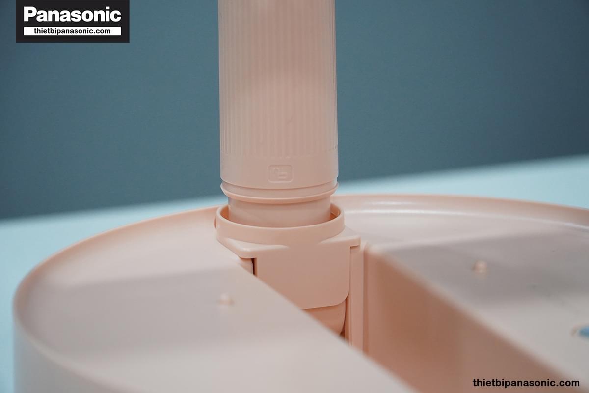 Khớp chặn trên thân Quạt sạc điện Nanoco NFF1618P được thiết kế chắn chắn, cứng cáp