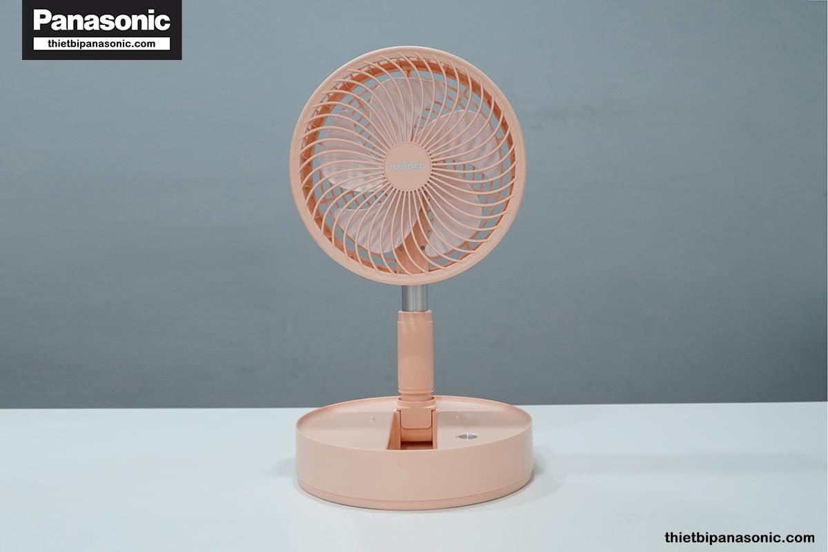 Quạt có màu hồng xinh xắn, hiện đại tạo nên nét riêng cho người sử dụng