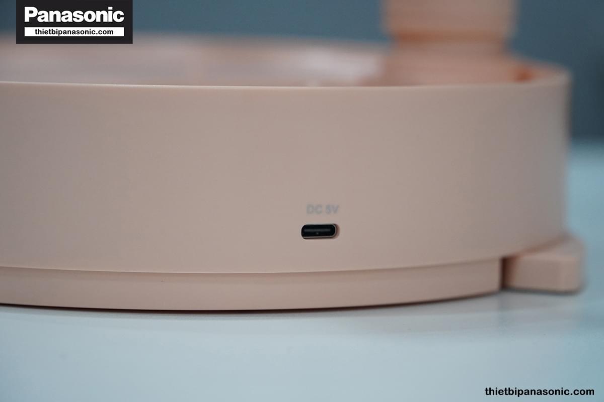 Quạt sạc điện NFF1618P sử dụng cổng sạc mới USB Type C