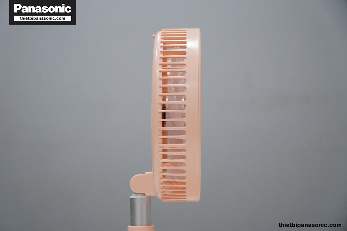 Lồng Quạt sạc điện gấp gọn NFF1618P mỏng nhưng vẫn đảm bảo lưu lượng gió khi sử dụng thực tế