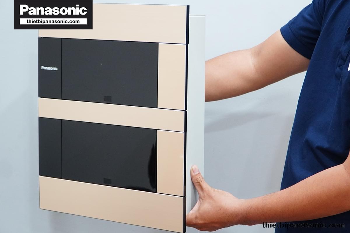 Hình ảnh thực tế của Tủ điện âm tường Panasonic BQDX40G21AV
