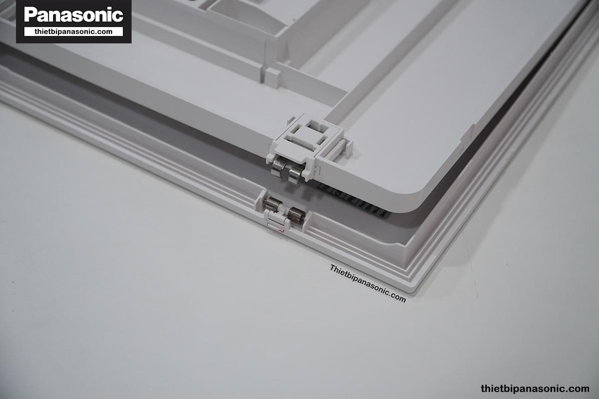 Tủ điện Panasonic Moderva 8 Modules BQDF08W31AV là loại mở ngang linh hoạt 2 chiều mang lại trải nghiệm sử dụng thú vị