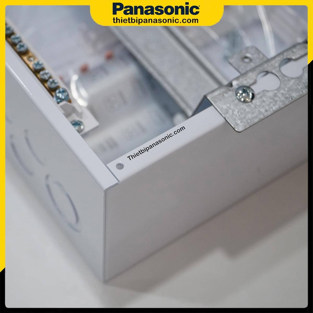 Hình ảnh thực tế các chi tiết bên trong Tủ điện BQDF08W31AV