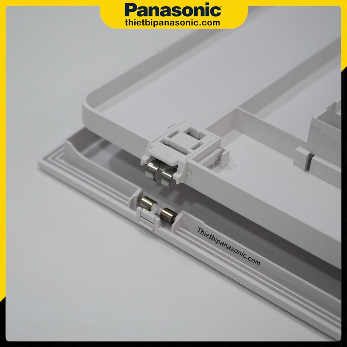 Hình ảnh thực tế các chi tiết của Tủ điện Panasonic Moderva 8 Modules BQDF08W31AV