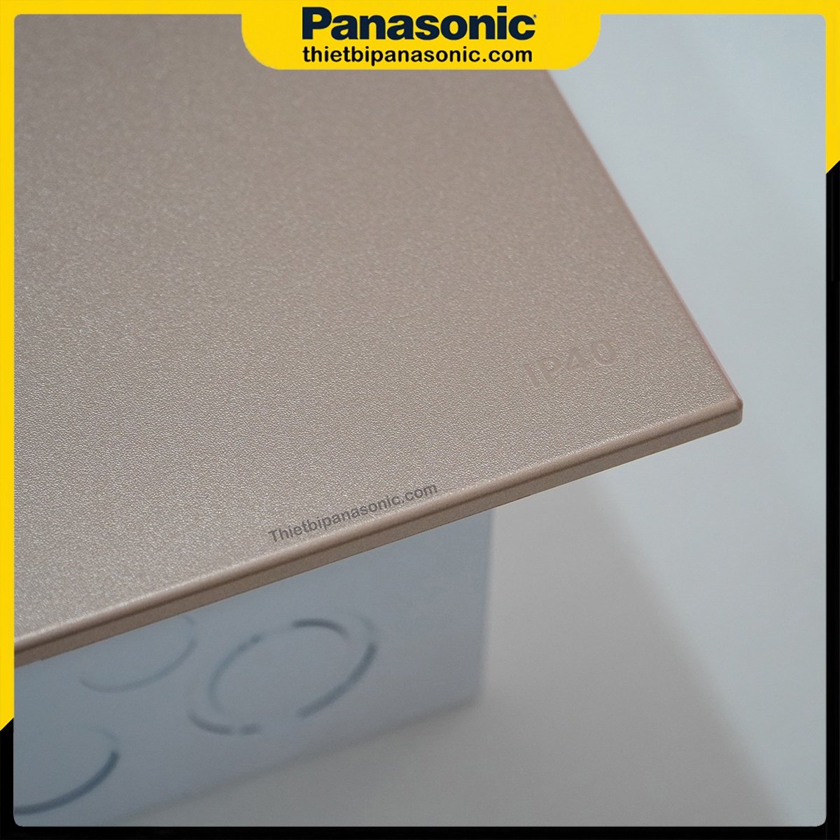 Tủ điện Moderva Panasonic 8 Modules BQDF08MG31AV đạt tiêu chuẩn IP40 giúp chống bụi nhỏ