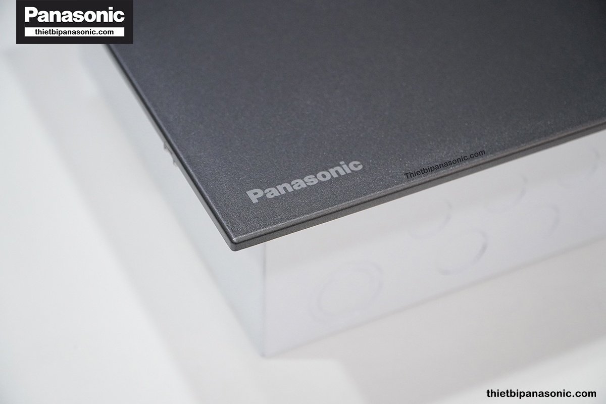 Hình ảnh thực tế của Tủ điện Moderva Panasonic 8 Modules Xám ánh kim BQDF08MH31AV