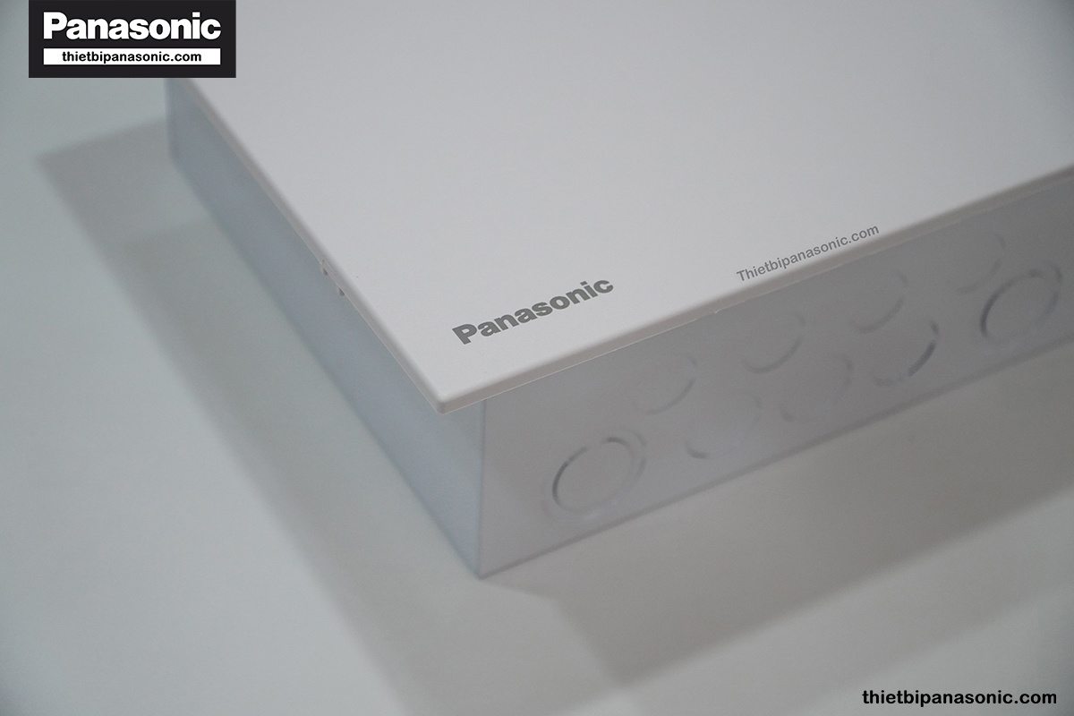 Tủ điện Moderva Panasonic 12 Modules BQDF12W31AV có màu trắng hiện đại, trang nhã