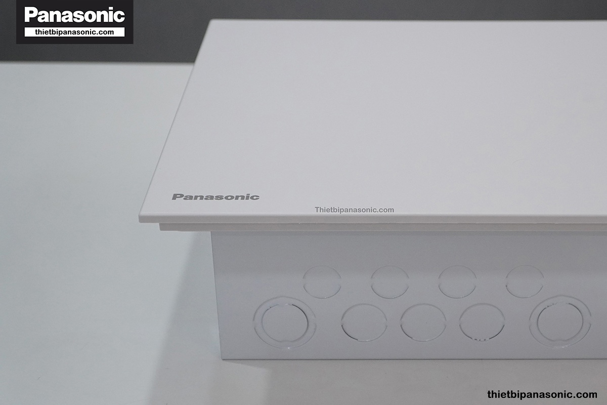 Hình ảnh thực tế nắp Tủ điện Moderva âm tường 12 Modules BQDF12W31AV