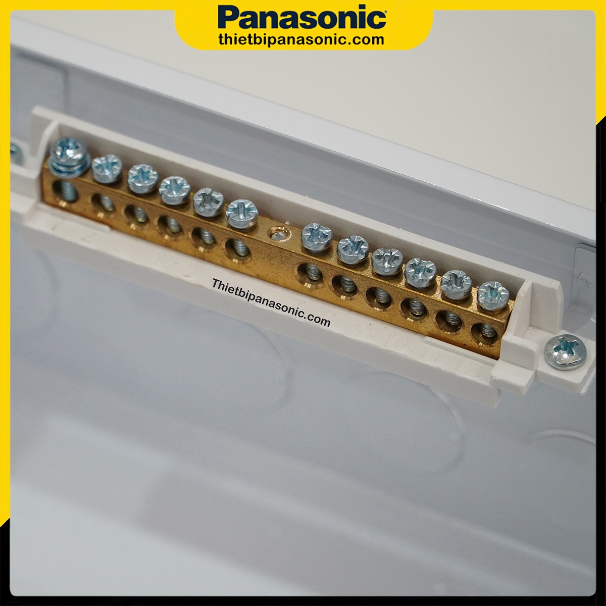 Các bộ phận bên trong Tủ điện Moderva Panasonic BQDF16MG31AV