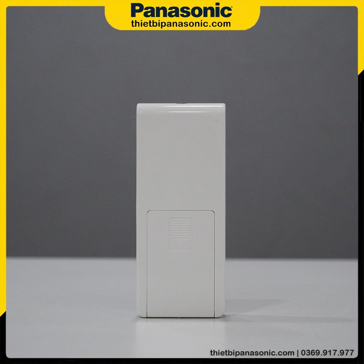 Mặt sau của điều khiển quạt đảo trần Nanoco