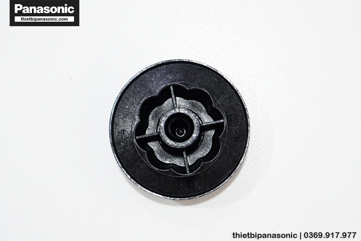 Khóa cánh Panasonic dùng cho quạt đứng Panasonic F-409K, quạt treo tường Panasonic F-409M, quạt bàn Panasonic F-400C