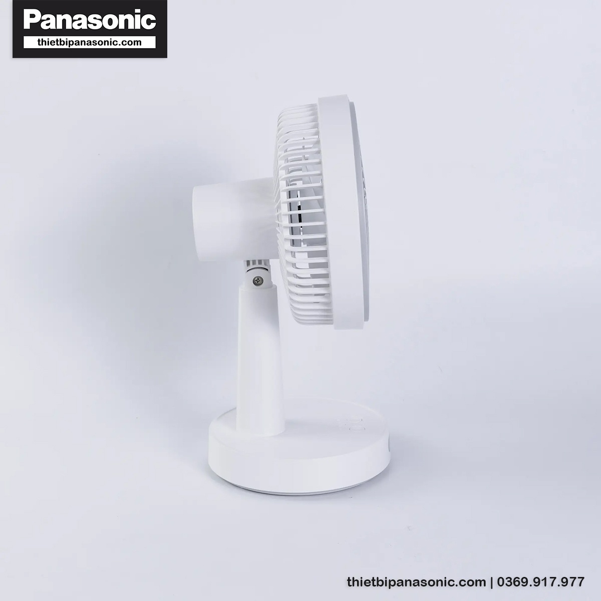 Quạt tích điện NRF6536W có thiết kế thời trang, bắt mắt, hiện đại