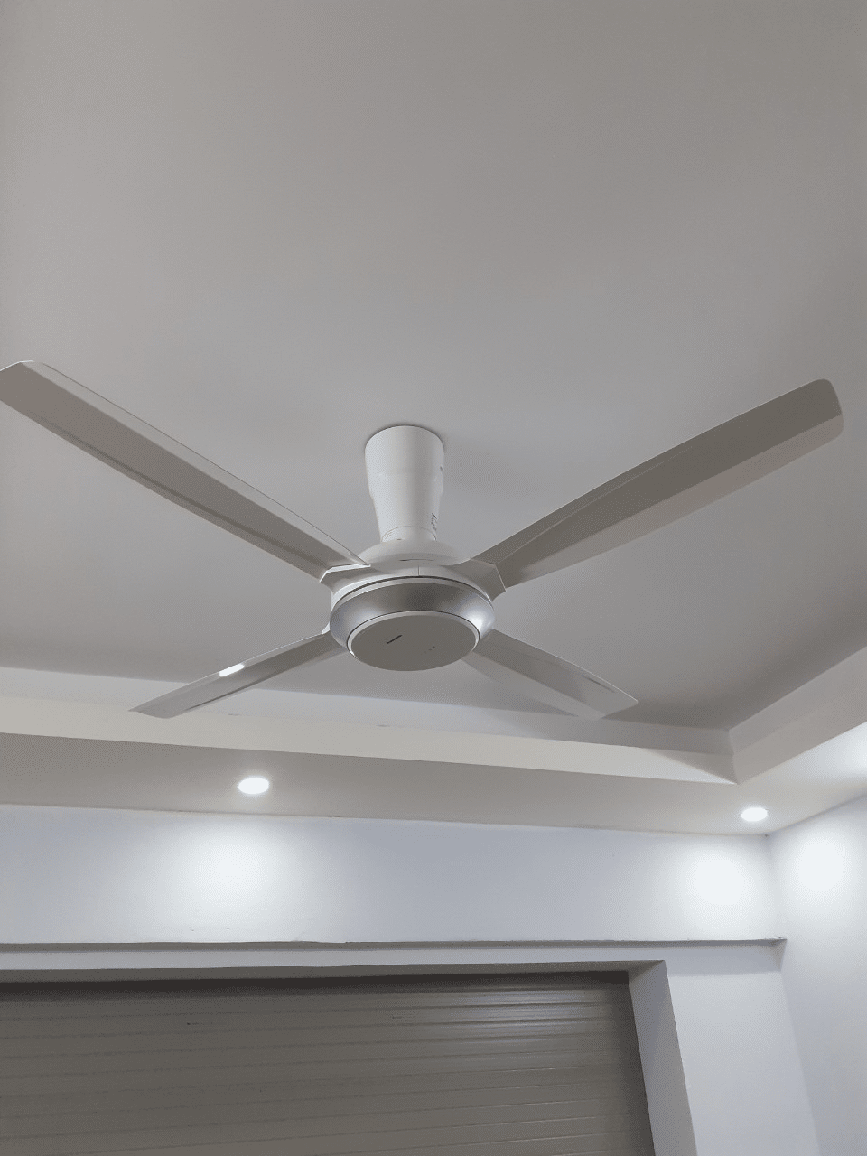 Quạt trần Panasonic F-56XPG-W màu trắng